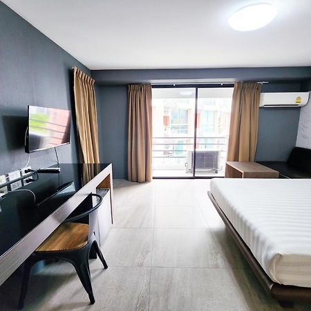 Watana Hotel Bangkok Esterno foto