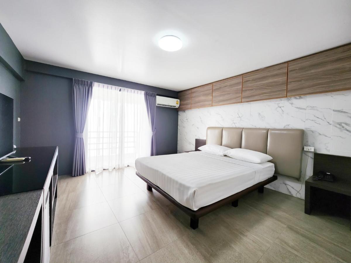 Watana Hotel Bangkok Esterno foto