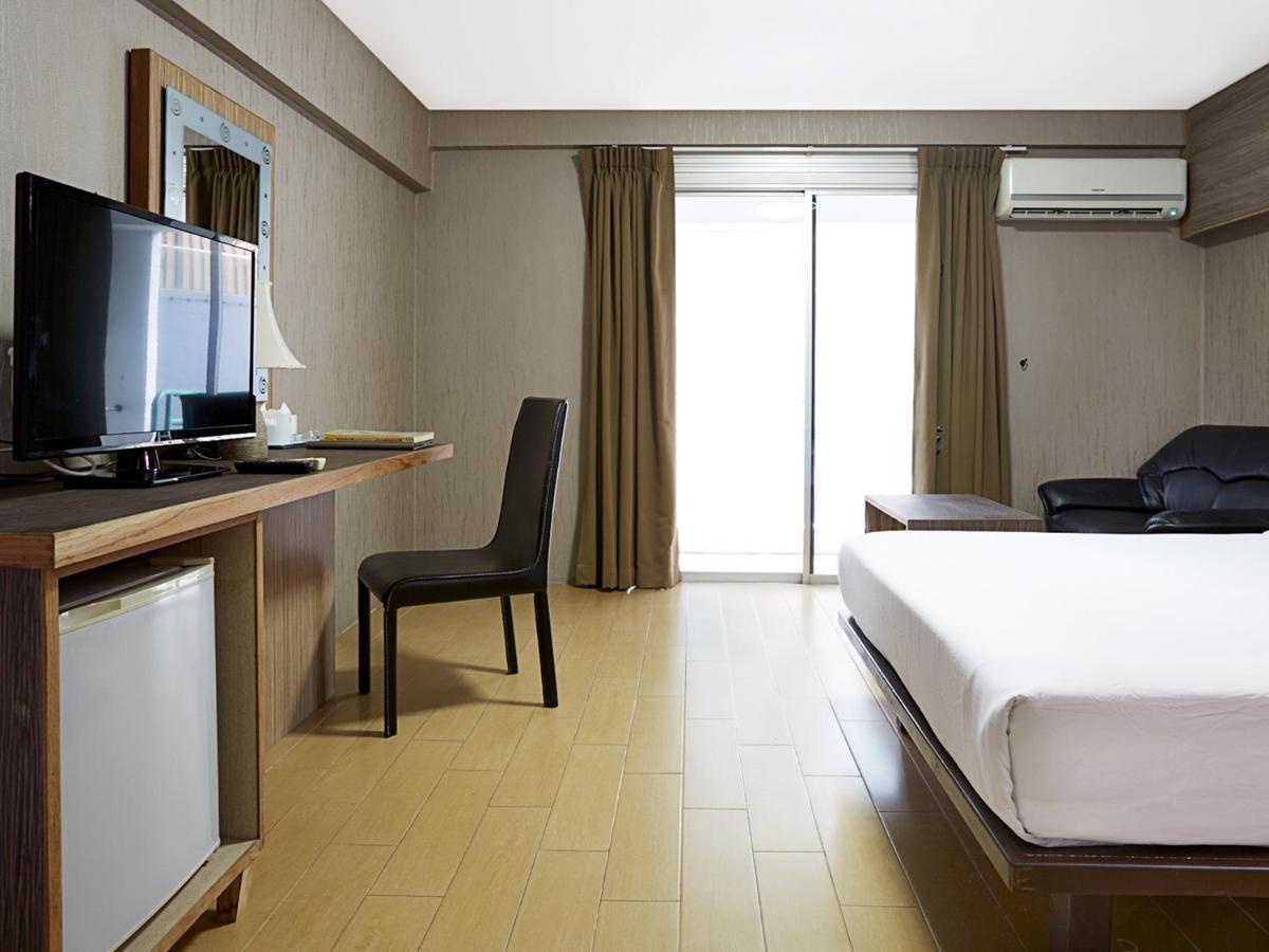 Watana Hotel Bangkok Esterno foto