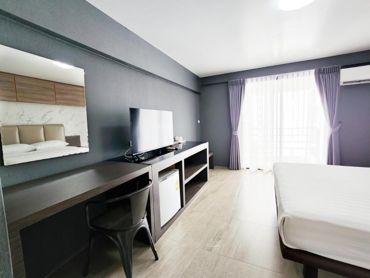 Watana Hotel Bangkok Esterno foto