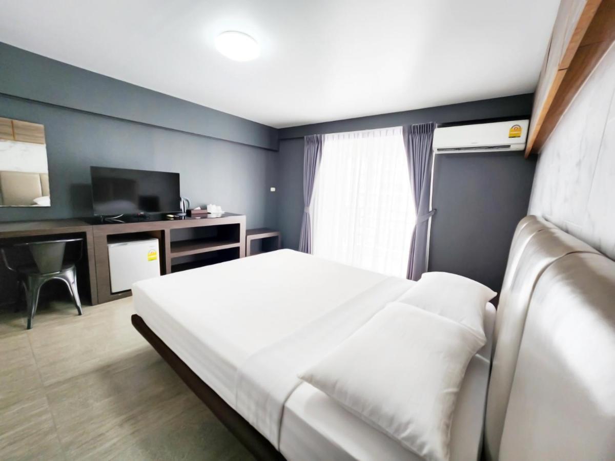 Watana Hotel Bangkok Esterno foto